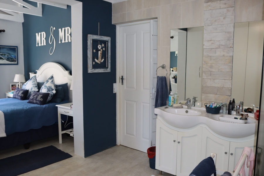 3 Bedroom Property for Sale in Kleinmond Western Cape